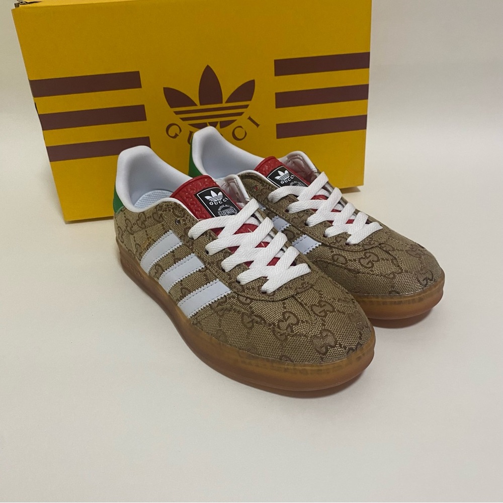 Gucci Monogram Sneakers with Red and Blue Stripes - Picture 2 of 8